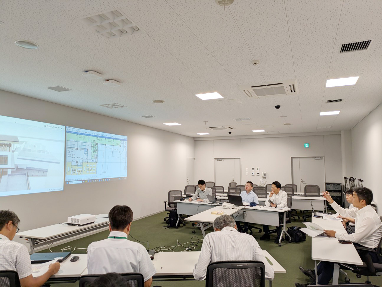 海田東小学校建替の打ち合わせ会議に出席