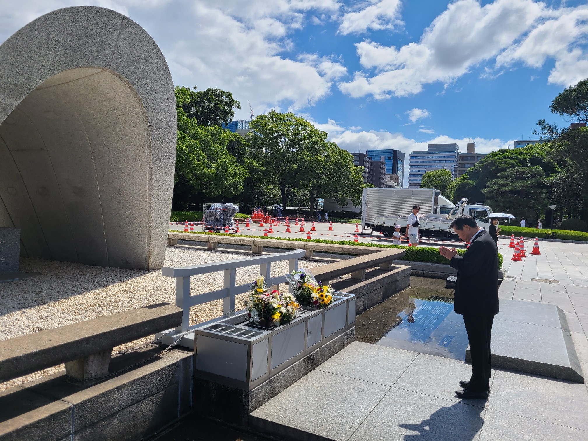 ８月１２日　平和公園へ献花に参りました①