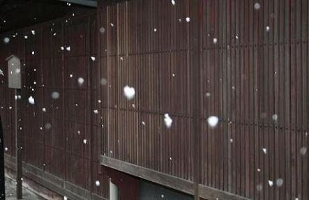2012年1月4日に撮影した雪降る旧西国街道