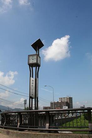 2011年8月26日に撮影した日下橋の時計台