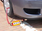自動車のタイヤロック時の画像