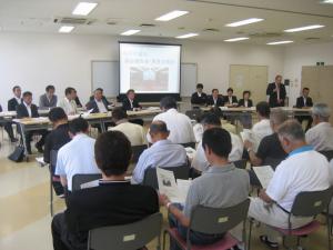 議会報告会の様子