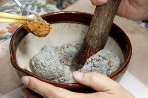味噌を加える