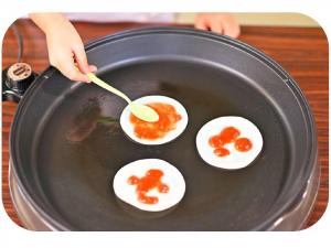 写真(4)ピザソースぬる