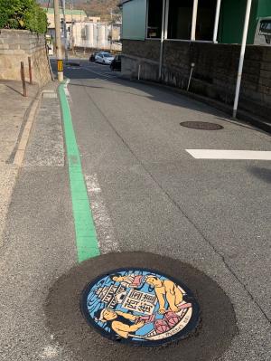 西国街道デザインマンホール
