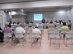 議会報告会の様子
